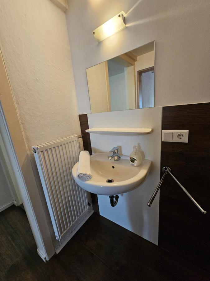 B76, Lauterach, Vorarlberg Apartments Bagian luar foto