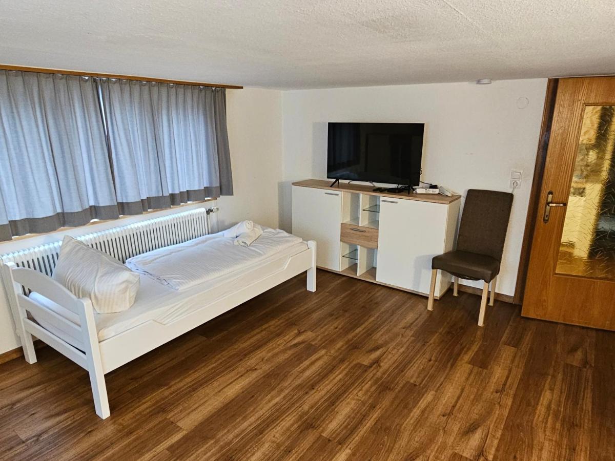B76, Lauterach, Vorarlberg Apartments Bagian luar foto