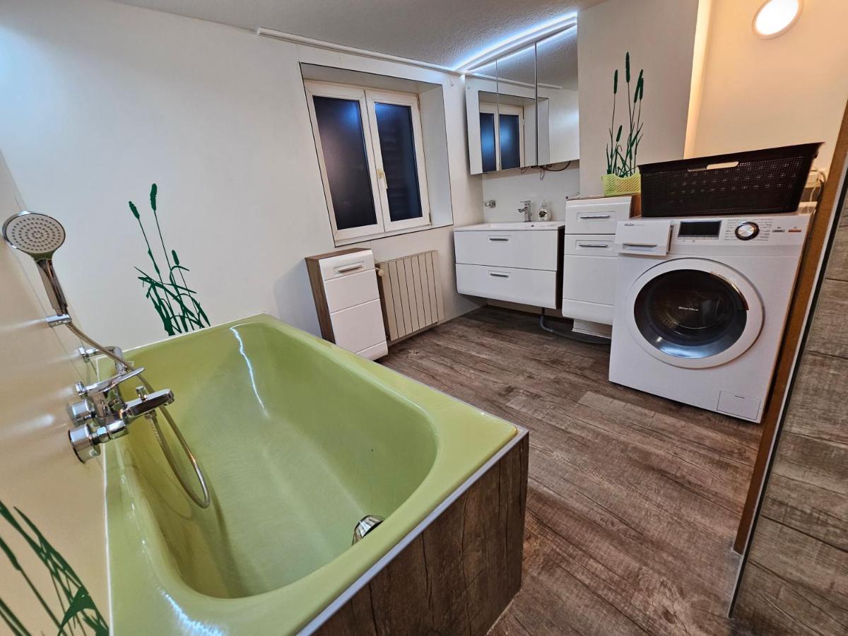 B76, Lauterach, Vorarlberg Apartments Bagian luar foto