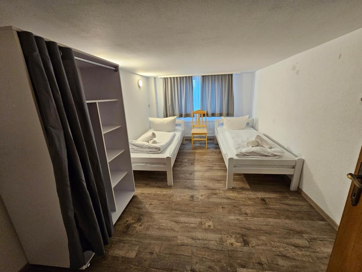 B76, Lauterach, Vorarlberg Apartments Bagian luar foto